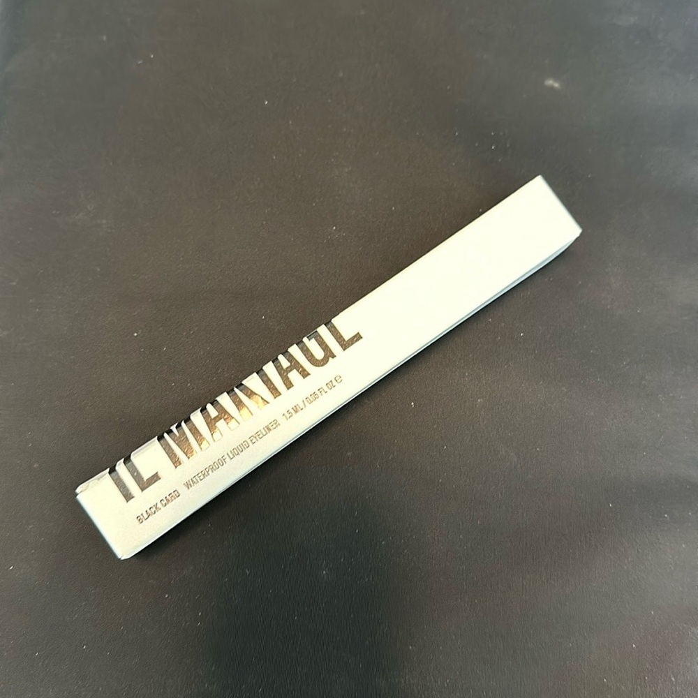 IL Makiage Black Card Liquid Eye Liner. New in box.